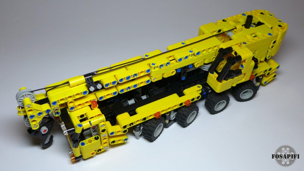 Mini Mobile Crane - LEGO Technic Creations by FOSAPIFI