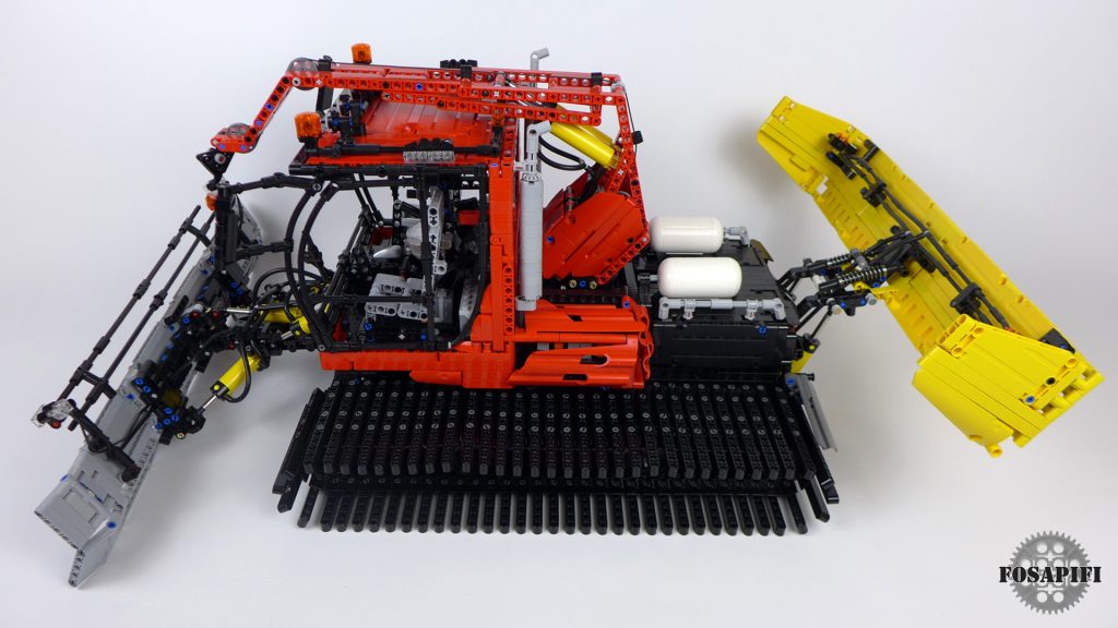 Snow Groomer - LEGO Technic Creations by FOSAPIFI